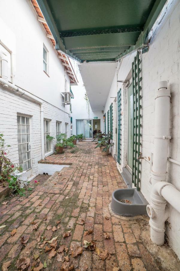 Garden Place Guest Houses Йоганнесбурґ Екстер'єр фото